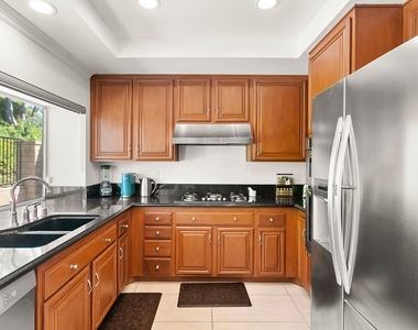28602 Silverton Dr - Photo Thumbnail 13