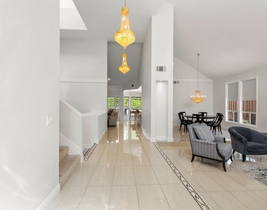 28602 Silverton Dr - Photo Thumbnail 4