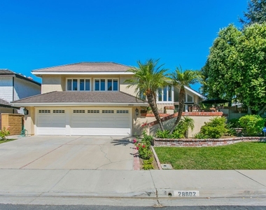 28602 Silverton Dr - Photo Thumbnail 1