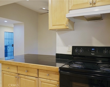 32221 N Alipaz Street - Photo Thumbnail 5