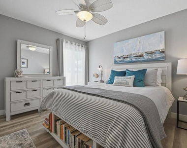 910 N Pacific St - Photo Thumbnail 20