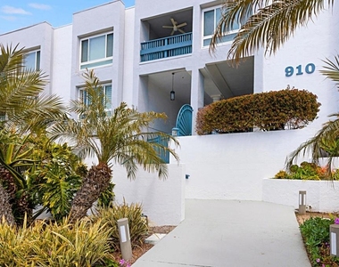 910 N Pacific St - Photo Thumbnail 30