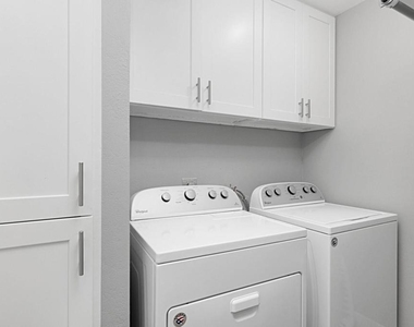 910 N Pacific St - Photo Thumbnail 23