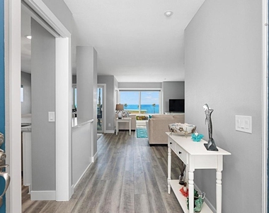 910 N Pacific St - Photo Thumbnail 1