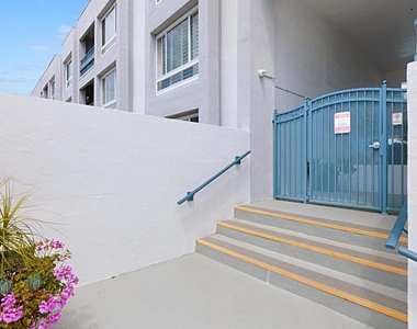 910 N Pacific St - Photo Thumbnail 29