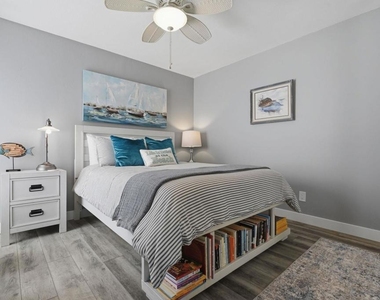 910 N Pacific St - Photo Thumbnail 19