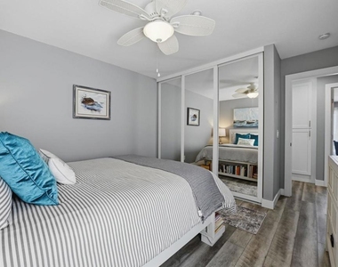 910 N Pacific St - Photo Thumbnail 21
