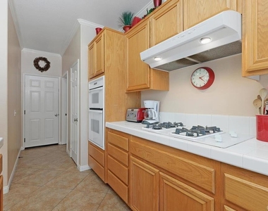 6963 Tradewinds Drive - Photo Thumbnail 17