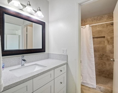 6675 Paseo Del Norte - Photo Thumbnail 11