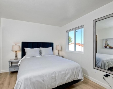 6675 Paseo Del Norte - Photo Thumbnail 13