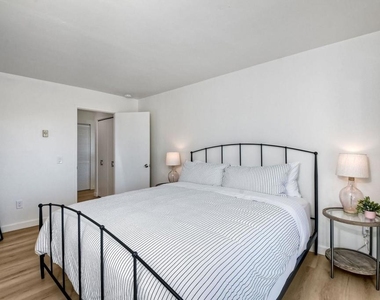 6675 Paseo Del Norte - Photo Thumbnail 9