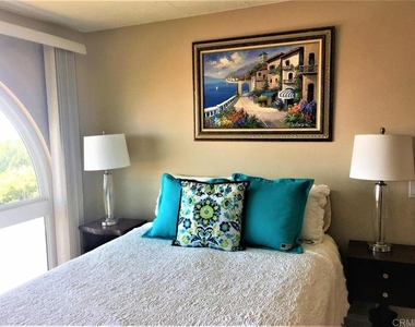 6677 Paseo Del Norte - Photo Thumbnail 11