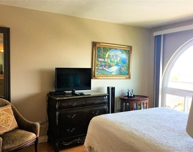 6677 Paseo Del Norte - Photo Thumbnail 13