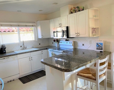 6677 Paseo Del Norte - Photo Thumbnail 9