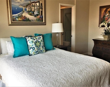 6677 Paseo Del Norte - Photo Thumbnail 12