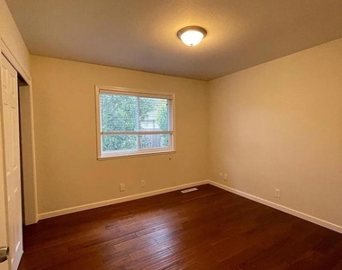 185 Calle Nogales - Photo Thumbnail 11