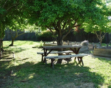 2130 Ward Way - Photo Thumbnail 6