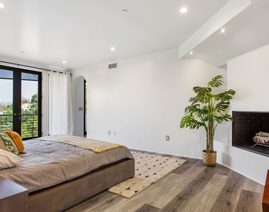 2955 Passmore Drive - Photo Thumbnail 15