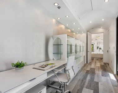 2955 Passmore Drive - Photo Thumbnail 35