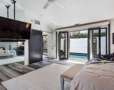 2955 Passmore Drive - Photo Thumbnail 33