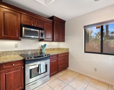 67595 Lagos Way - Photo Thumbnail 9