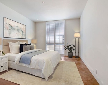 300 N Swall Drive - Photo Thumbnail 6