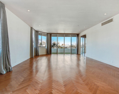 300 N Swall Drive - Photo Thumbnail 8