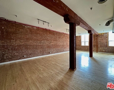 726 S Santa Fe Avenue - Photo Thumbnail 4
