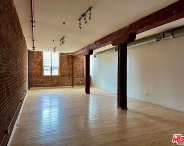 726 S Santa Fe Avenue - Photo Thumbnail 1