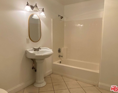 726 S Santa Fe Avenue - Photo Thumbnail 7