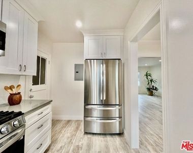 124 N Pass Avenue - Photo Thumbnail 4