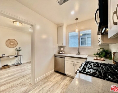 124 N Pass Avenue - Photo Thumbnail 5