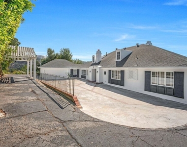 949 N Norman Place - Photo Thumbnail 34