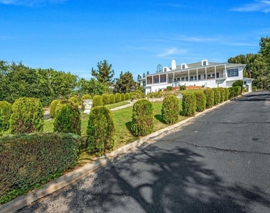 949 N Norman Place - Photo Thumbnail 30