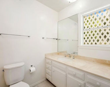 949 N Norman Place - Photo Thumbnail 23