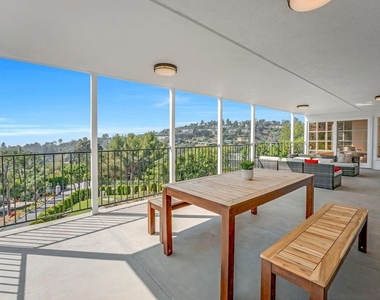 949 N Norman Place - Photo Thumbnail 37