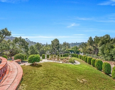949 N Norman Place - Photo Thumbnail 28