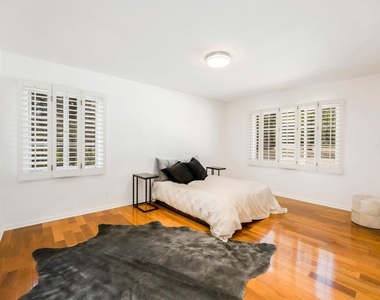 949 N Norman Place - Photo Thumbnail 24
