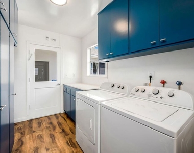 949 N Norman Place - Photo Thumbnail 14