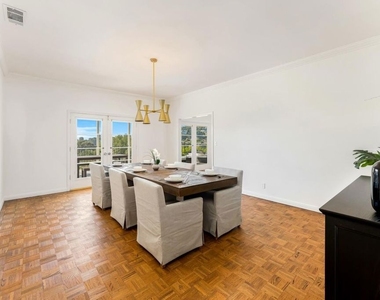 949 N Norman Place - Photo Thumbnail 5