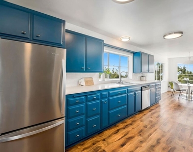 949 N Norman Place - Photo Thumbnail 10