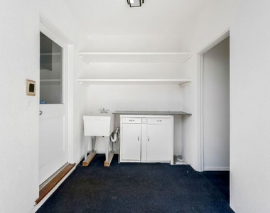 949 N Norman Place - Photo Thumbnail 27