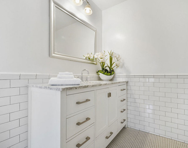 23057 Sylvan Street - Photo Thumbnail 14