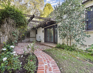 23057 Sylvan Street - Photo Thumbnail 16