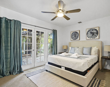 23057 Sylvan Street - Photo Thumbnail 9