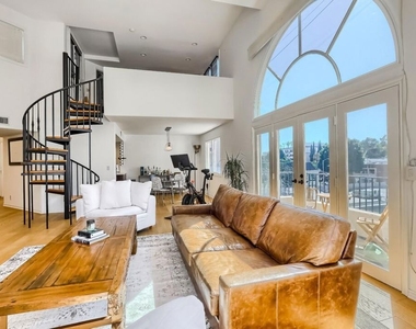 435 Arnaz Drive - Photo Thumbnail 6