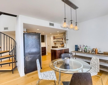 435 Arnaz Drive - Photo Thumbnail 10