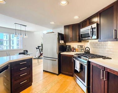 435 Arnaz Drive - Photo Thumbnail 13