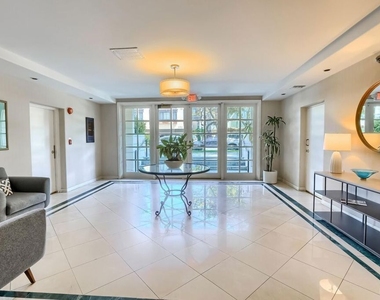 435 Arnaz Drive - Photo Thumbnail 2