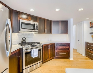 435 Arnaz Drive - Photo Thumbnail 14
